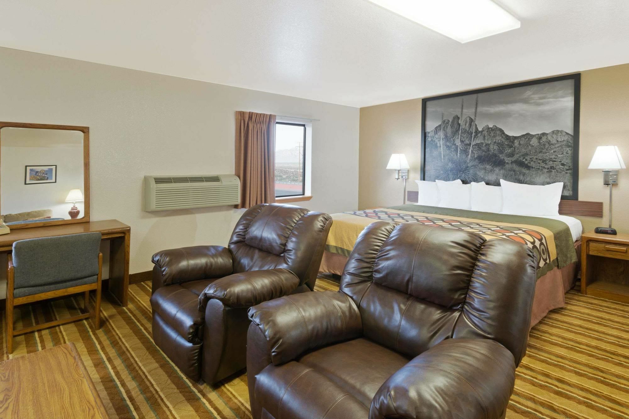 Super 8 By Wyndham Las Cruces/White Sands Area Exterior photo